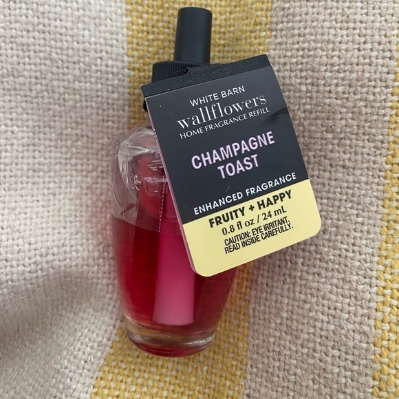 NWT CHAMPAGNE TOAST WALLFLOWER REFILL - Picture 1 of 3